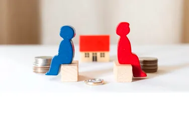 Divorțul, transformat într-o sărbătoare cu inele simbolice și petreceri