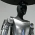 TeslaBot, robotul umanoid de la Tesla, face yoga și arată cât de mult a progresat