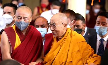 Dalai Lama trebuie să-și „corecteze” opiniile politice, au spus oficialii chinezi