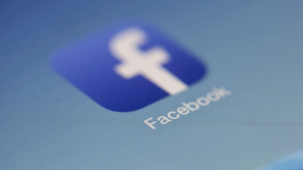 Postările ”senzaţionale” sau de tip ”clickbait” vor fi penalizate de Facebook
