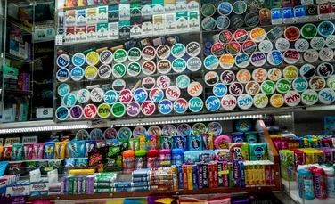 Pliculețele cu nicotină, interzise începând din martie 2026 în Franța