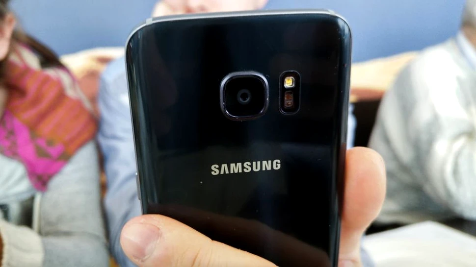 S-a lansat noul smartphone Galaxy S8, care sunt caracteristicile tehnice, accesoriile şi preţul