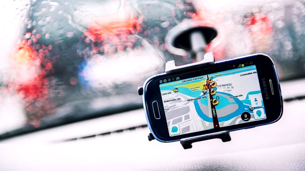 Drumurile nedeszăpezite vor putea fi anunţate pe Waze