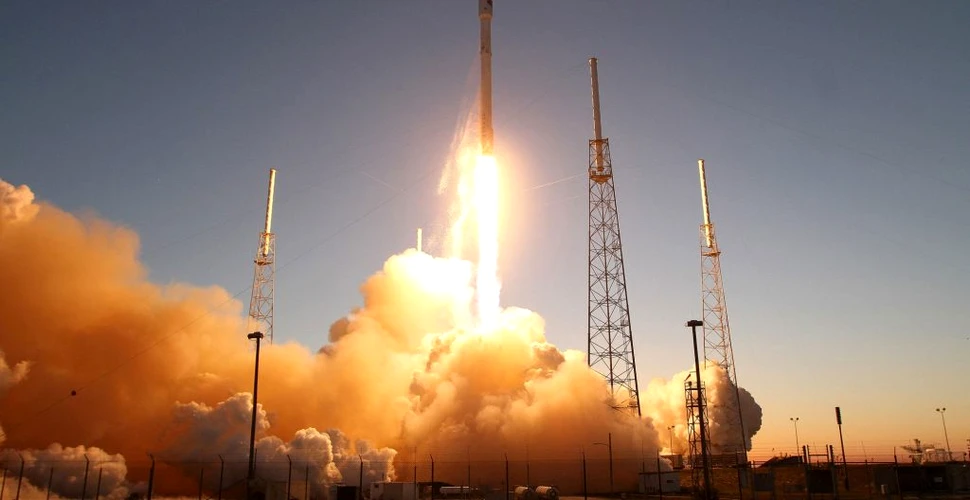 SpaceX îşi menţine lansatoarele spaţiale la sol, pentru încă două luni, după accidentul din iunie