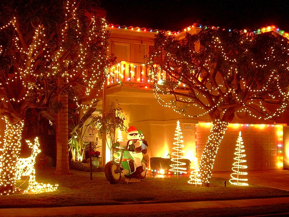 CRĂCIUN 2015: Cele mai frumoase locuinţe decorate pentru sărbătorile de  iarnă - FOTO