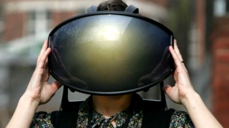 Toate cele cinci simturi intr-o casca de realitate virtuala