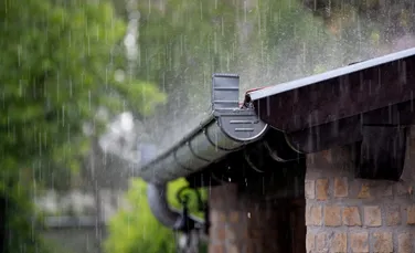 Meteorologii anunță ploi și furtuni în toată țara. Ce temperaturi vom avea?