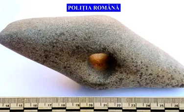 Unealtă din piatră din patrimoniul cultural al României, găsită în urma unei percheziţii a poliţiei