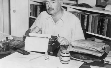 Ritualurile de lucru ale marilor scriitori: obiceiurile lui Hemingway, Hugo și Murakami