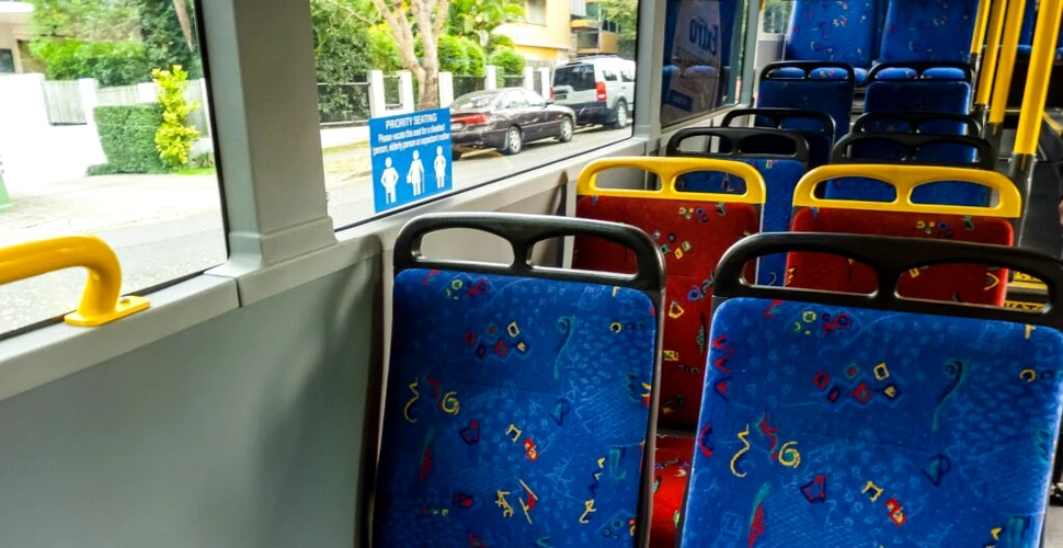 Adevărul despre modelele colorate folosite pentru scaunele din autobuze și trenuri