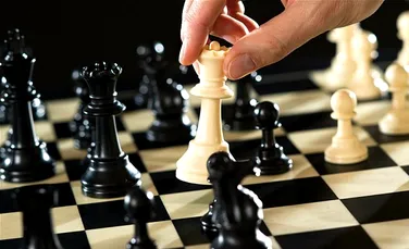 În doar 4 ore, inteligenţa artificială a asimilat toate cunoştinţele despre şah din istorie