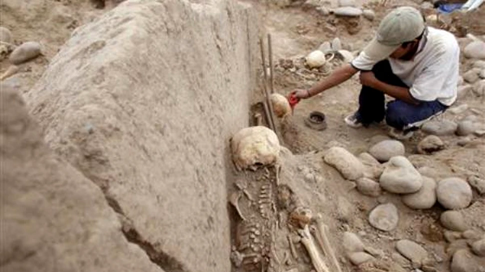 O mumie pre-incasa, dezgropata in Lima