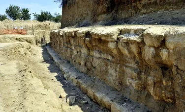 Un mormânt uriaş a fost descoperit în Grecia. Identitatea celui îngropat acolo este deocamdată misterioasă