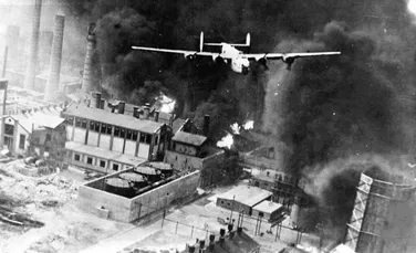 În urmă cu 81 de ani, aviaţia americană suferea o înfrângere de proporţii. Se întâmpla la Ploieşti. Povestea din spatele operaţiunii Tidal Wave