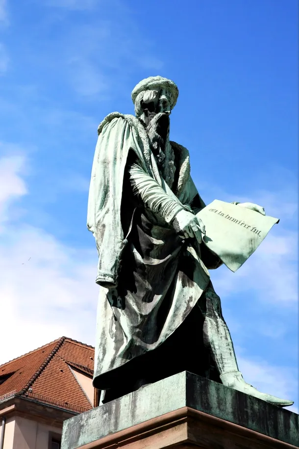 Statuia lui JohannGuternberg din Strasbourg