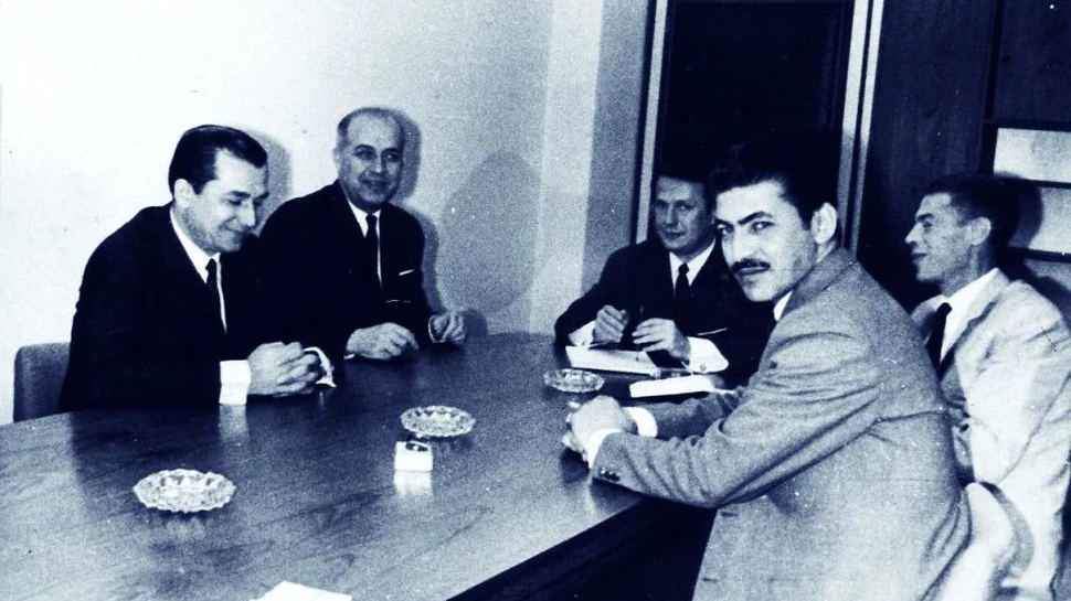 Imaginile din Arhivele Naţionale pe care Ion Iliescu le-ar fi vrut uitate. Cum a fost surprins în urmă cu 40 de ani în timpul unei vacanţe a soţilor Ceauşescu