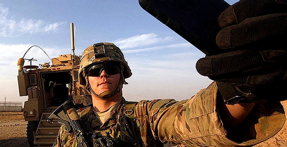 Această ţară le-a interzis militarilor să-şi facă selfie-uri