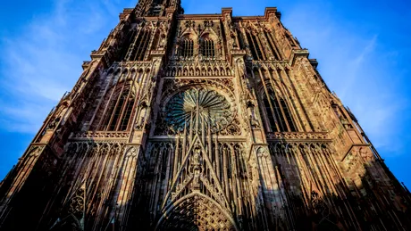 Un oraș european cu o catedrală mai frumoasă decât Notre-Dame atrage tot mai mulți turiști