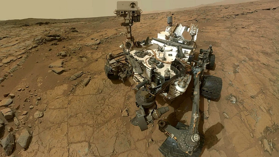 Robotul explorator marţian Curiosity a ajuns la baza muntelui unde trebuie să caute urme de viaţă