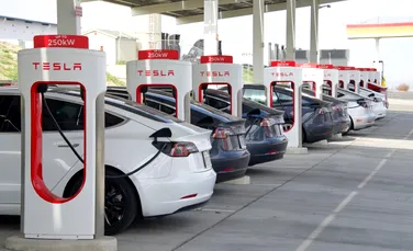 Vânzările Tesla au scăzut cu 13% la nivel global în primul trimestru din 2025