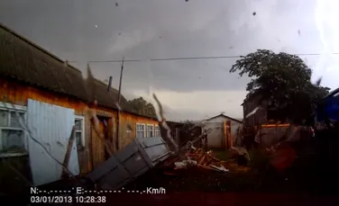 Ce se întâmplă în interiorul unei tornade? Imagini rare, uimitoare (VIDEO)