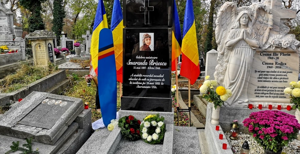 Monument închinat pilotului Smarandei Brăescu, prima femeie paraşutist din România – GALERIE FOTO