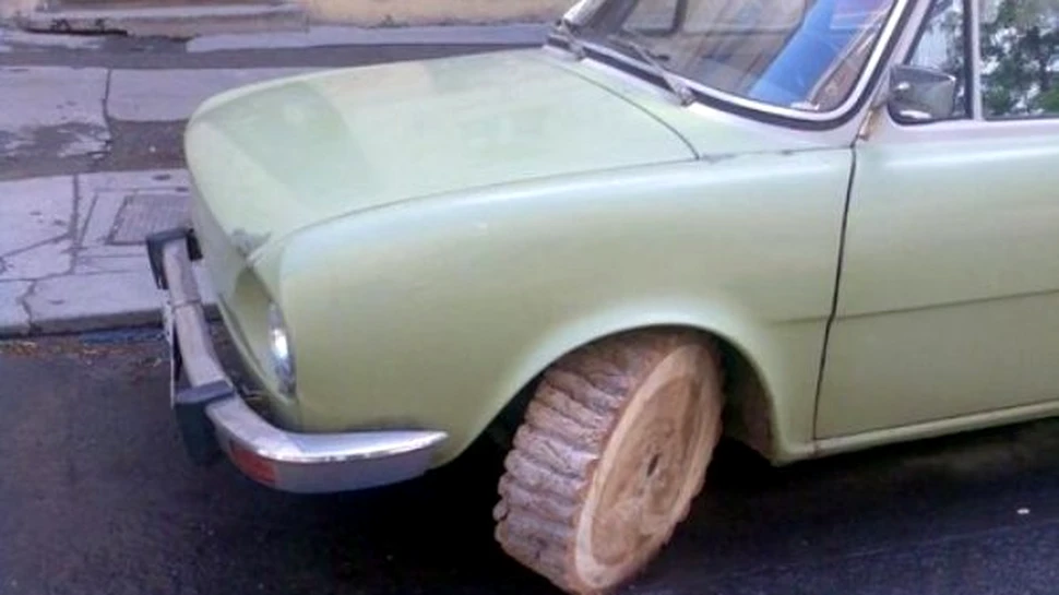 Automobilul familiei Flinstone in varianta ruseasca