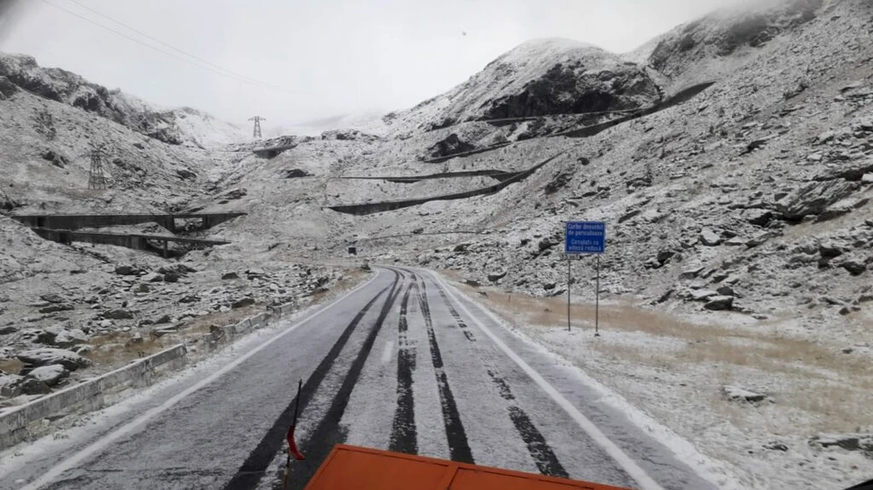 Prima zăpadă pe Transfăgărăşan şi Transalpina