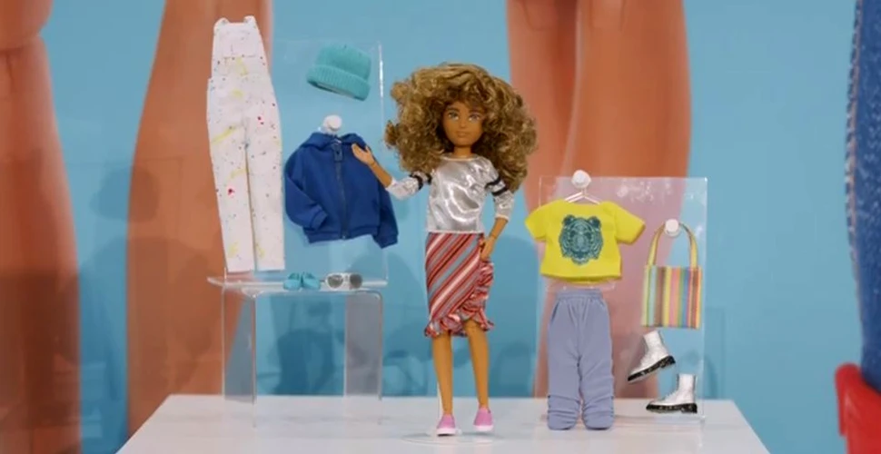 Păpuşa de gen neutru a fost lansată de compania care produce şi păpuşile Barbie