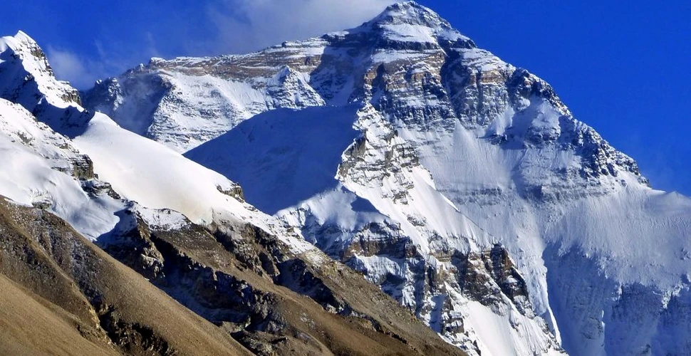 Alpinistul Gabriel Băicuș va cuceri două dintre cele mai înalte vârfuri ale lumii în 24h