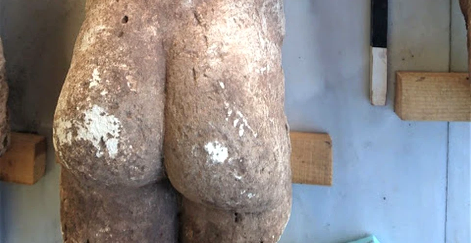 Patru noi statui cu nuduri bărbăteşti, de dimensiuni reale, au fost descoperite în Grecia