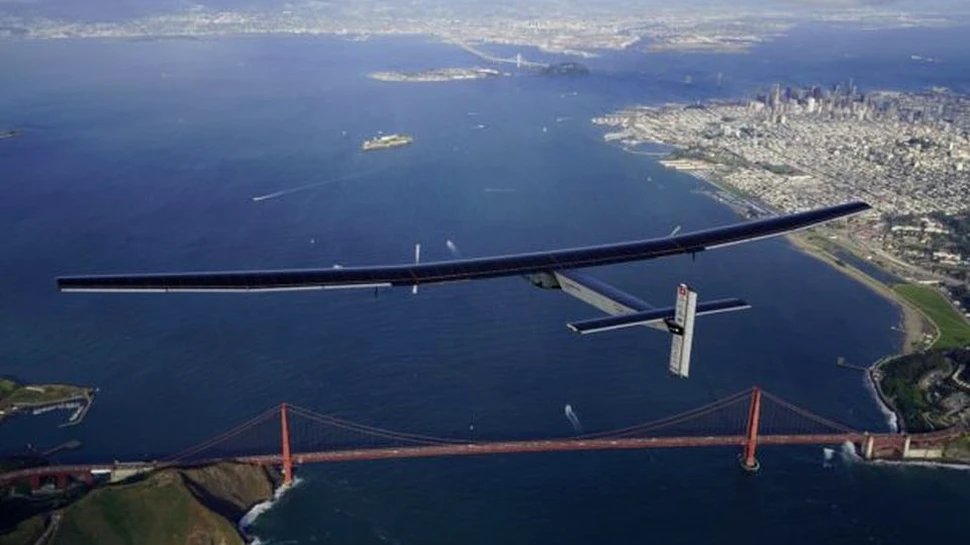 Avionul Solar Impulse a încheiat traversarea istorică a Oceanului Atlantic