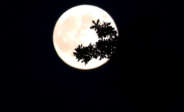 Cele mai spectaculoase imagini cu SuperLuna realizate în România, în lume şi în spaţiu (GALERIE FOTO)