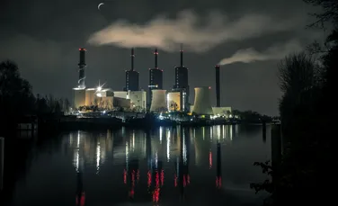 O nouă tehnologie ”reciclează” carbonul produs de către centralele electrice