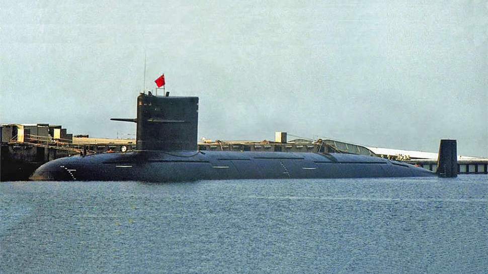 A fost realizat un sistem care facilitează comunicaţii între submarine şi avioane
