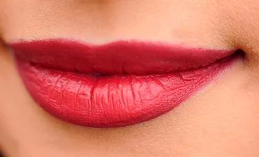 De ce ni se usucă buzele şi ce rol are stresul în acest proces