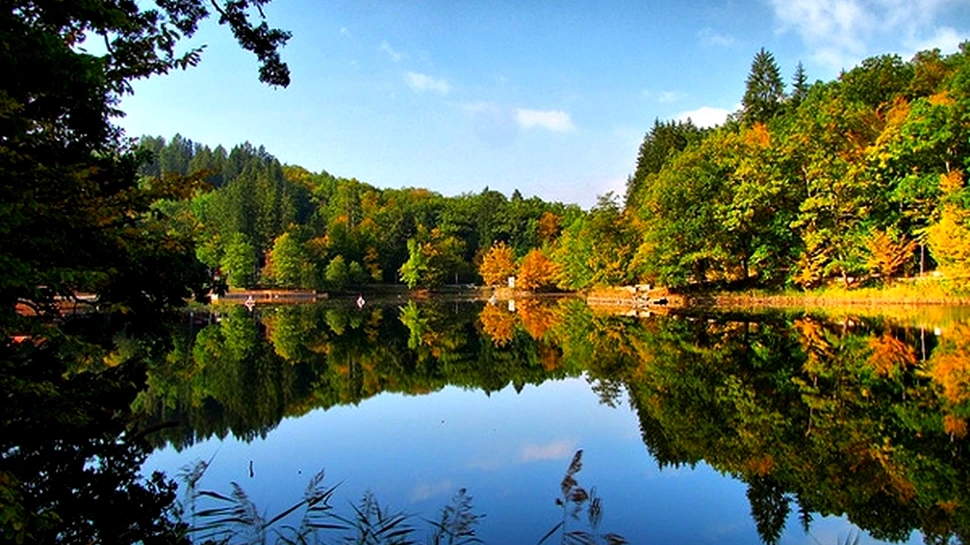 Lacul din România care deţine 3 recorduri mondiale – VIDEO