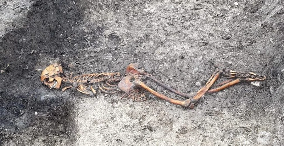 Scheletul victimei unei crime „misterioase” a fost descoperit lângă un monument similar celui de la Stonehenge