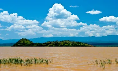 Lacul Victoria, cel mai mare rezervor natural de apă dulce din Africa, este pe cale de a rămâne fără viaţă din cauza poluării