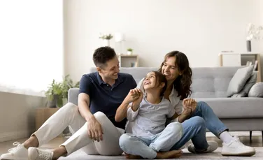 Dificultățile financiare ale părinților pot afecta abilitățile sociale ale copiilor, arată un nou studiu