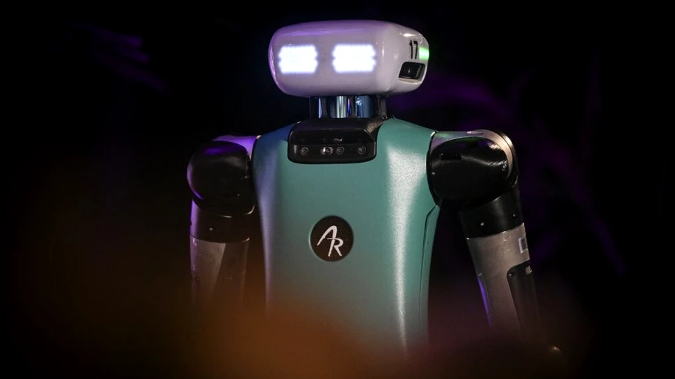 Un robot umanoid a sortat rufe la cel mai mare eveniment de tehnologie din Europa