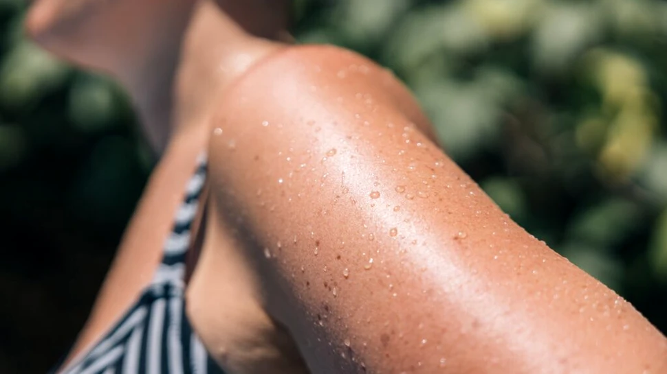 Un studiu arată că bărbații și femeile dezvoltă cancer de piele în zone diferite de pe corp