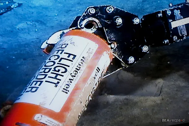 Un robot submarin recuperează resturile epavei Air France