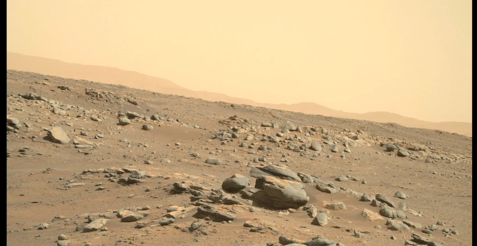 „Avem locuri de vizitat și roci de observat”. Roverul Perseverance a parcurs o distanță record pe Marte