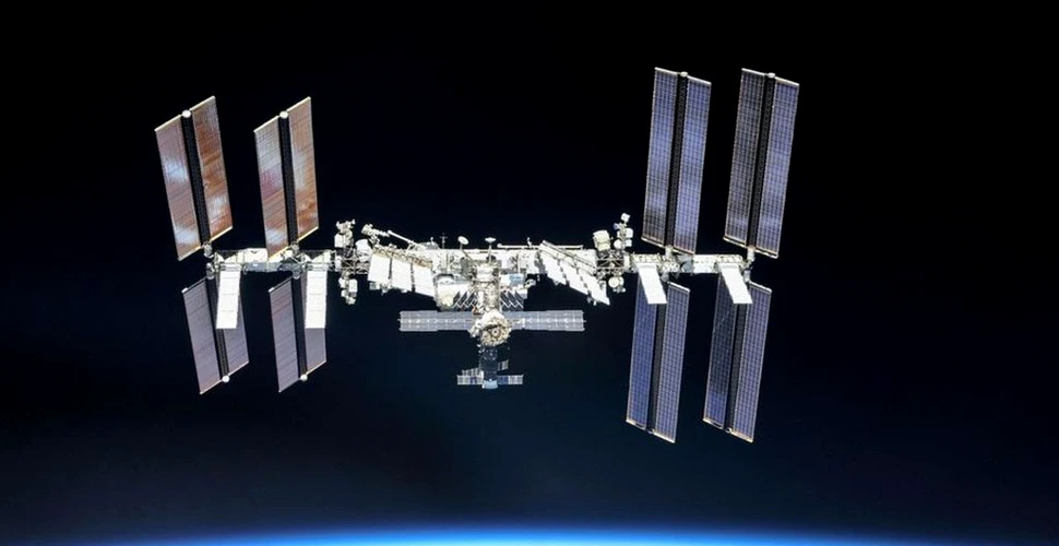Stația Spațială Internațională s-a deplasat mai sus pentru a evita resturile de sateliți