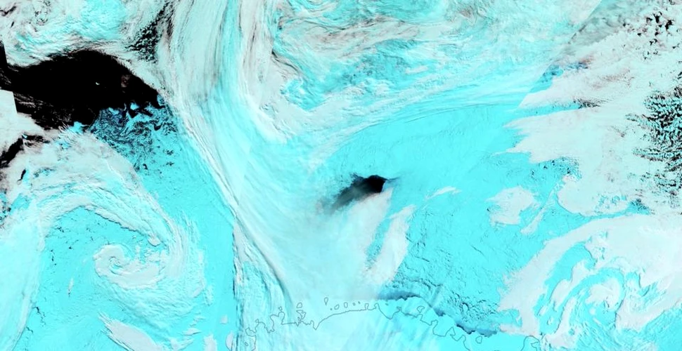 Oamenii de ştiinţă au găsit explicaţia pentru apariţia găurilor din gheaţa antarctică