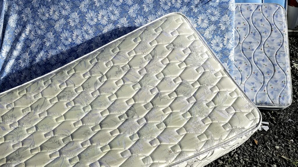 De ce trebuie să-ți cureți salteaua și cum trebuie să o faci