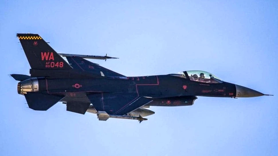 Britanicii au prezentat un avion are va fi folosit pentru pregătirea piloților de vânătoare pentru scenarii reale
