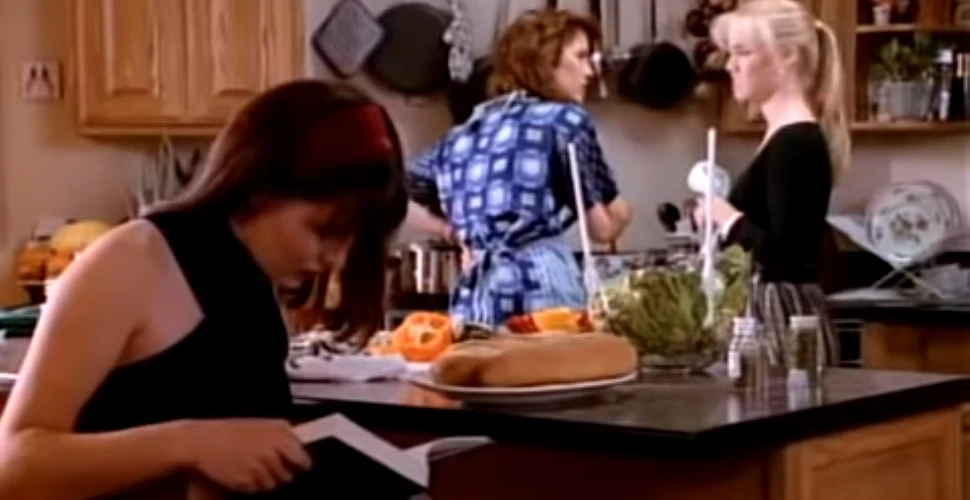 Vedetele din seria originală Beverly Hills 90210 revin miercuri în noua serie transmisă de Fox