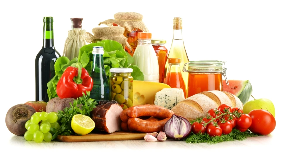 Poţi mânca alimente în siguranţă şi la un an după data de pe ambalaj. Aplicaţia care îţi spune adevăratul lor termen de expirare – VIDEO